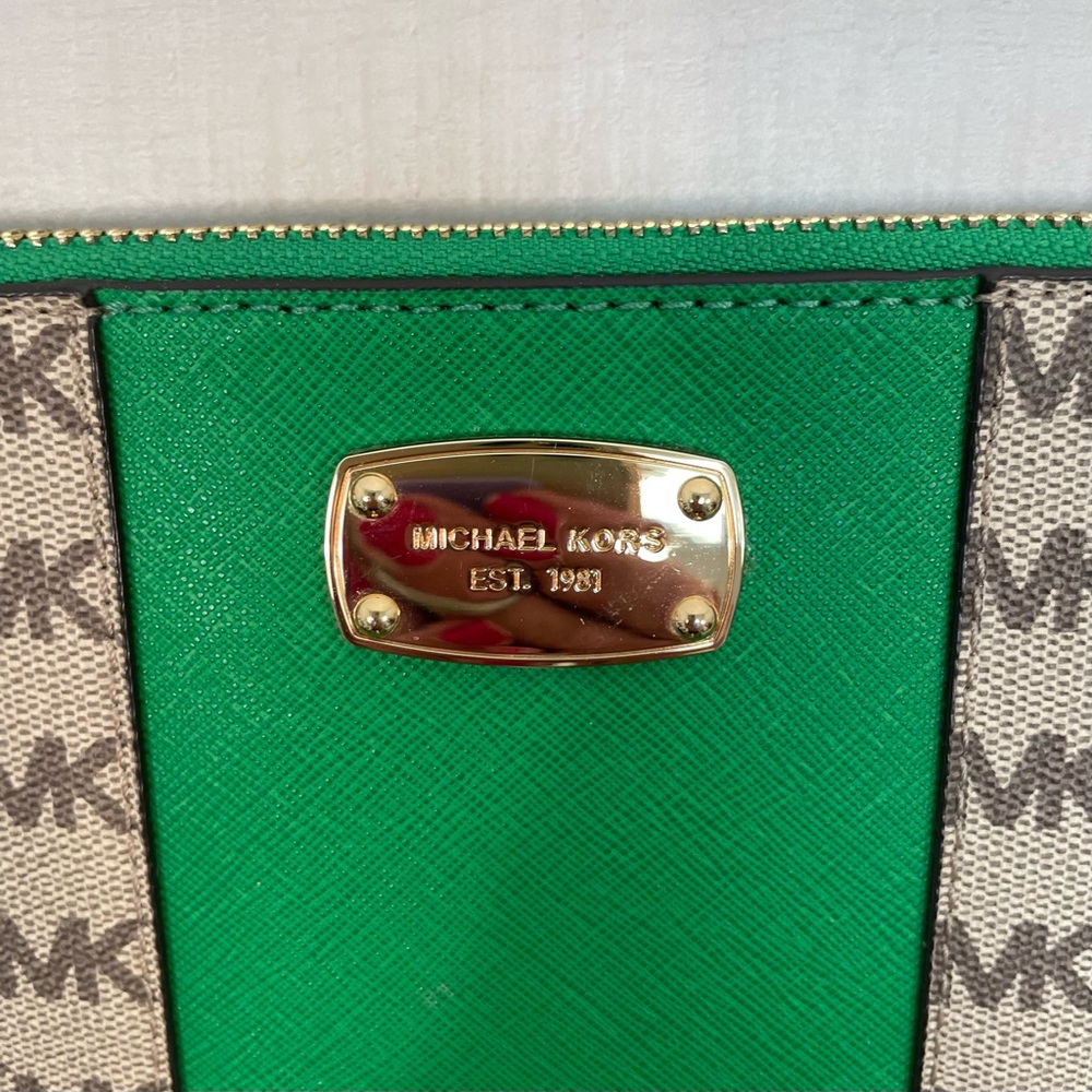 Michael Kors NEW Jet Set Large Coated Canvas Logo Stripe Wristlet Wallet Clutch - Picture 4 of 7